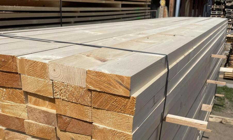 Drevo na krov: výber, ktorý ovplyvní životnosť celej stavby