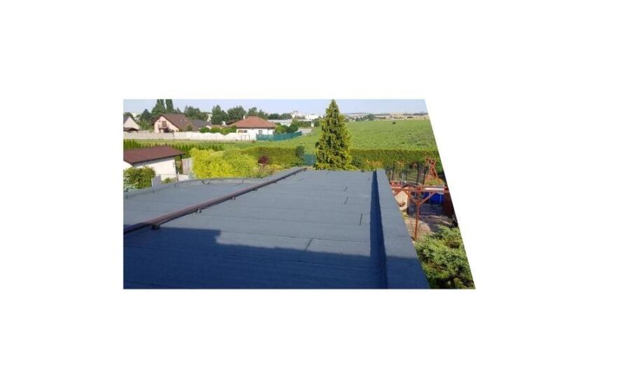 Oprava plochej strechy ako účinný zásah pri poškodení