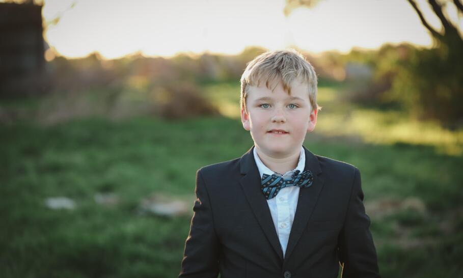 Ako vybrať kvalitné a pohodlné chlapčenské obleky v Košiciach