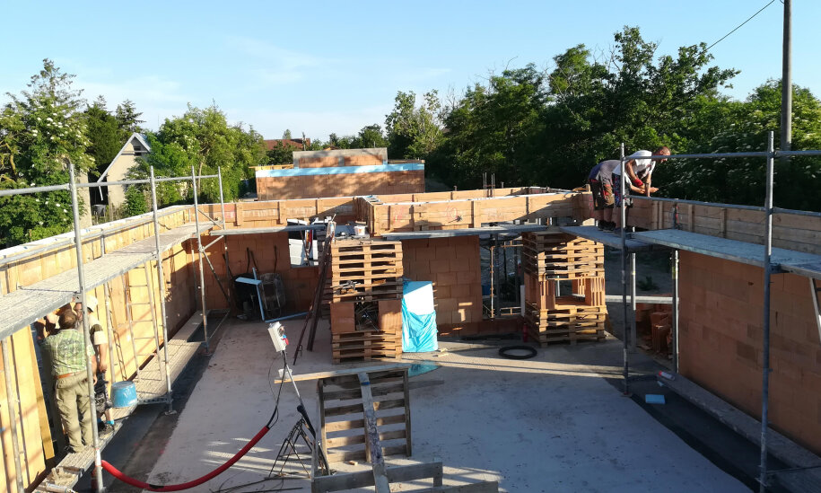 Domy na kľúč: pohodlné bývanie bez starostí a stresu