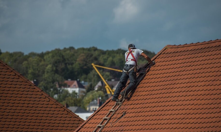 Montáž bleskozvodu ako istota bezpečia pre váš dom
