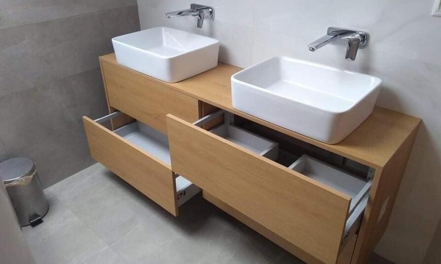 Kúpeľňový nábytok a prečo je dôležitou súčasťou moderného interiéru