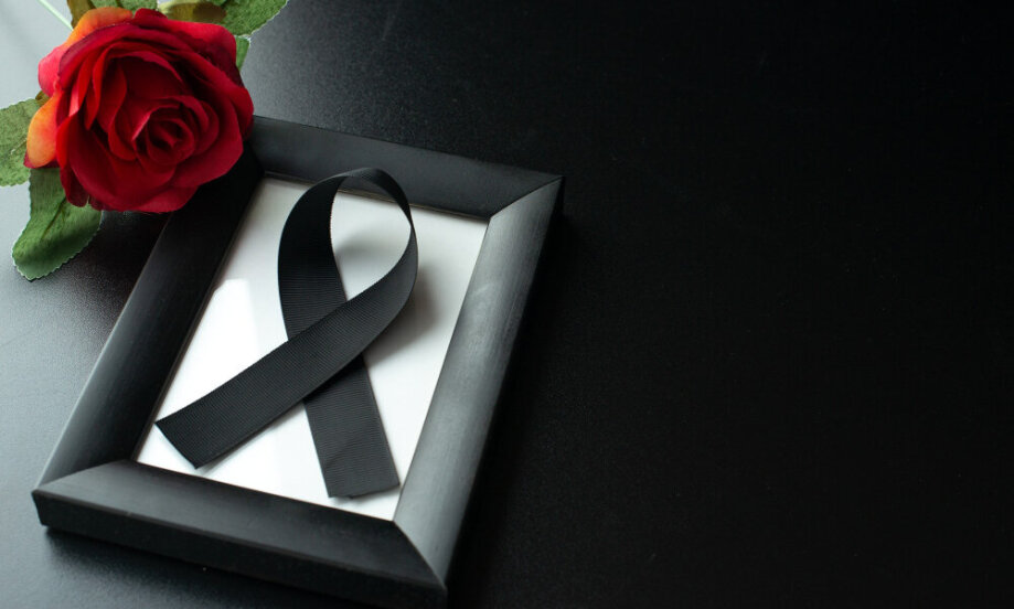 Pohreb a ako zvládnuť poslednú rozlúčku s istotou a rešpektom