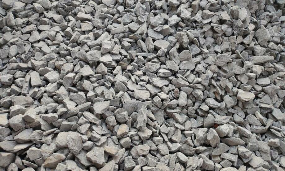 Aká technika sa používa pri dovoze sypkého materiálu? Aká technika sa používa pri dovoze sypkého materiálu?