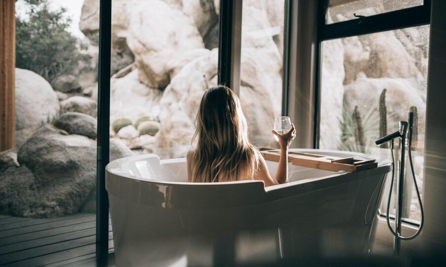 Prečo vyskúšať wellness pobyt v kúpeľoch? Blahodárne pôsobí nielen na telo. Prečo vyskúšať wellness pobyt v kúpeľoch? Blahodárne pôsobí nielen na telo.