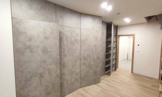 Vstavané skrine ako kľúč k harmonickému bývaniu