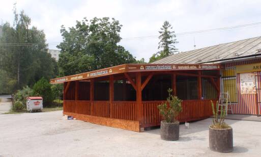 Slnečné plachty na mieru: funkčný a štýlový doplnok záhrady