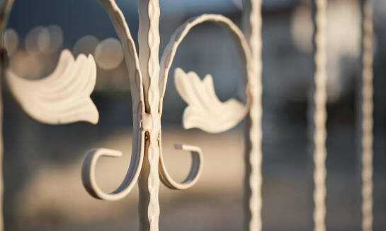 Kované brány: spojenie elegancie a bezpečnosti v jednom