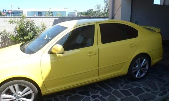 Fólie na okná auta s certifikátom pre pohodlnú jazdu v Bratislave 