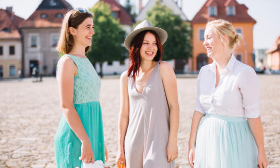 Šaty na dovolenku: tipy, ako nájsť ten pravý model
