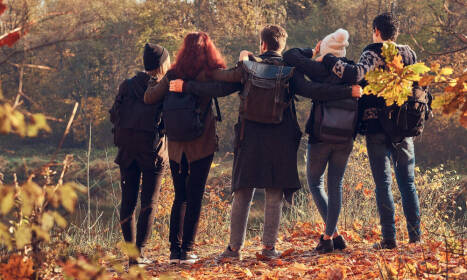 Jesenná turistika ako príležitosť objaviť farebnú prírodu, užiť si pokojné chodníky a zažiť výnimočné chvíle