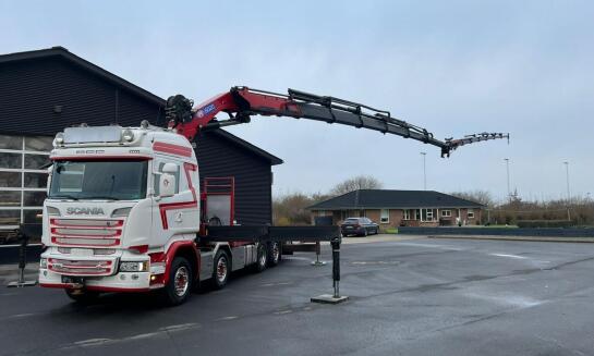 Doprava s hydraulickou rukou – efektívne riešenie pre každý typ nákladu