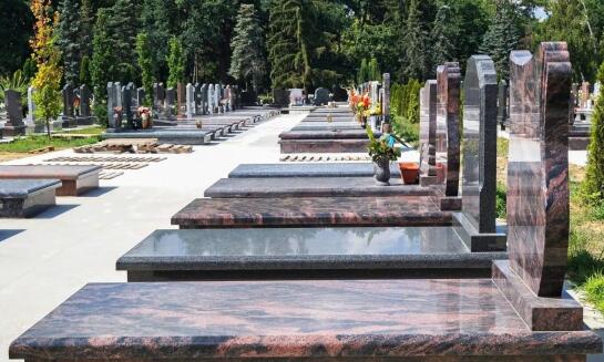 Renovácia hrobov a jej význam pre zachovanie rodinnej úcty