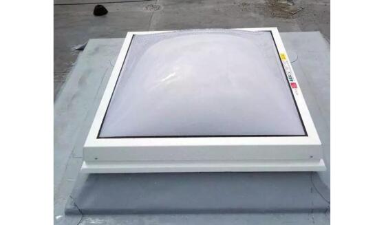 Svetlíky ako elegantné a efektívne riešenie pre viac svetla v každom priestore v Komárne 