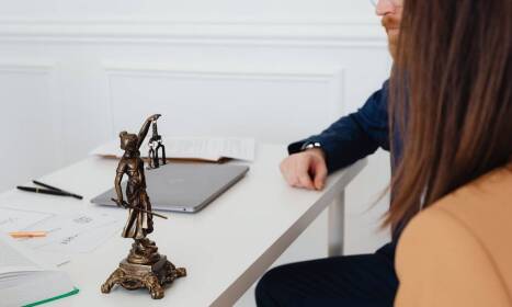 Advokátska kancelária ako opora v právne zložitom svete