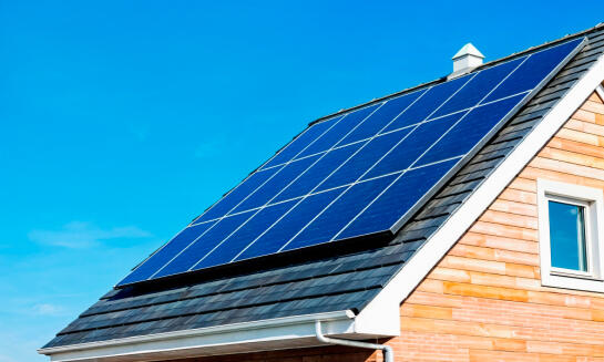 Fotovoltika a budúcnosť bývania bez zbytočných výdavkov