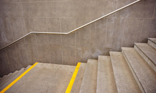 Dlažba na schody ako funkčný aj dizajnový prvok