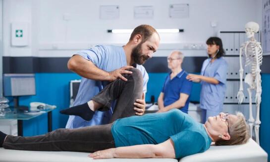 Ortopedická ambulancia ako súčasť odbornej starostlivosti v Spineo Clinic