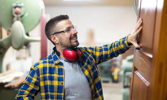 Predaj a montáž dverí pre bezpečný a štýlový dom