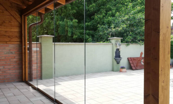 Zasklenie terasy: spojenie komfortu, estetiky a ochrany v jednom riešení