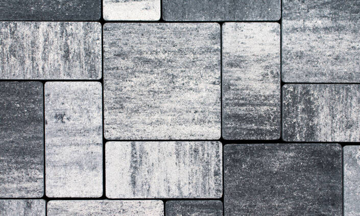 Pokládka zámkovej dlažby ako základ profesionálne zhotovenej spevnenej plochy