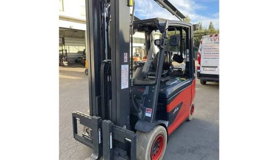 Elektrické vysokozdvižné vozíky na prenájom ako flexibilné riešenie