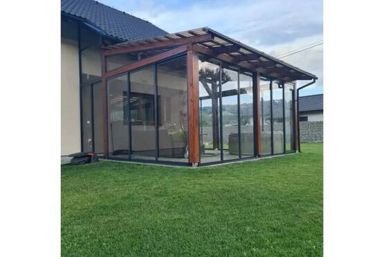 Zasklenie terasy ako riešenie pre moderné bývanie v západoslovenskom kraji