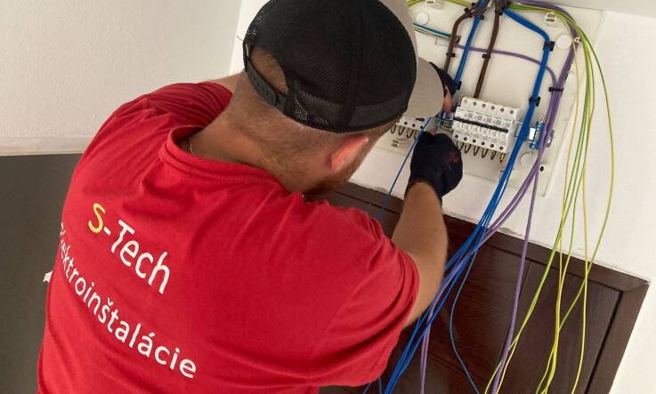Ako prebieha realizácia elektrických prípojok Kežmarok v novostavbe krok za krokom