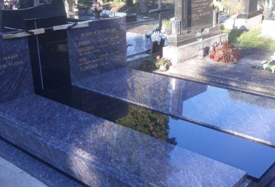 Koľko stojí rekonštrukcia starého hrobu? Ceny a faktory, ktoré ovplyvňujú náklady