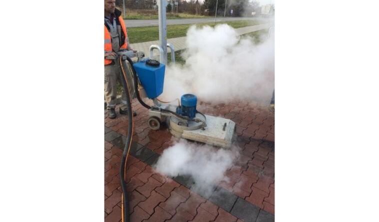 Čistenie zámkovej dlažby – spôsoby
