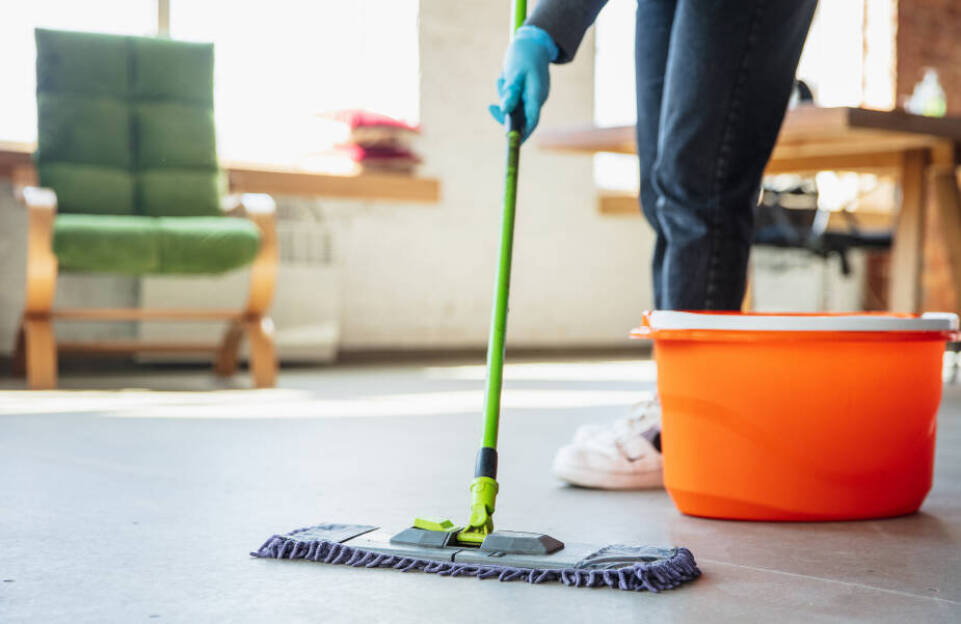 Upratovanie kancelárií - prečo sa oplatí najať najať upratovacie služby?