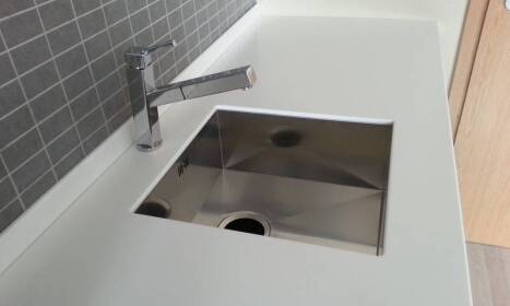 Ako sa správne starať o pulty z materiálu corian, ktoré sú známe svojou odolnosťou?