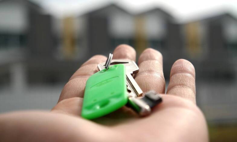 Prečo by ste mali zveriť predaj bytu realitnej kancelárii?