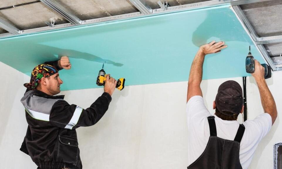 Cena za m2 za sadrokartónový strop: Čo ovplyvňuje celkové náklady?