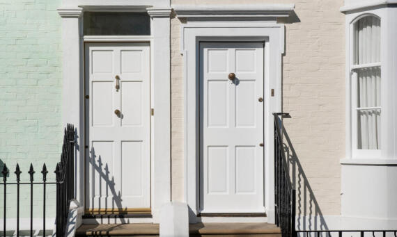 Ako si vybrať dvere do bytu a prečo je dôležité správne rozhodnutie?