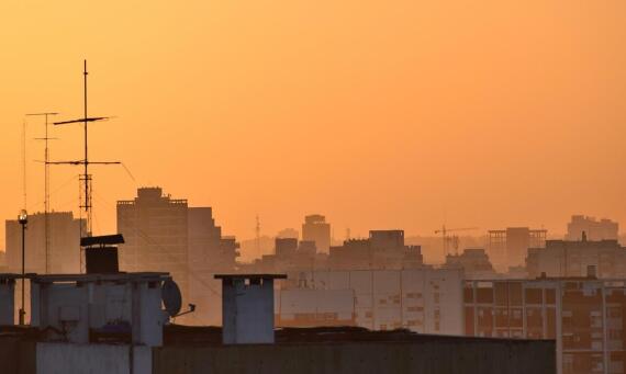 Aké benefity prinášajú ploché strechy pre váš domov?