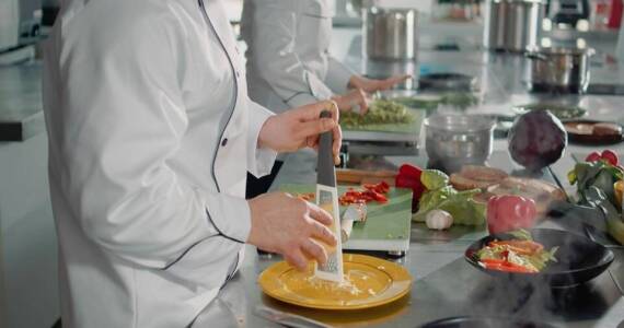 Gastronomické trendy v roku 2025: Budúcnosť na tanieri