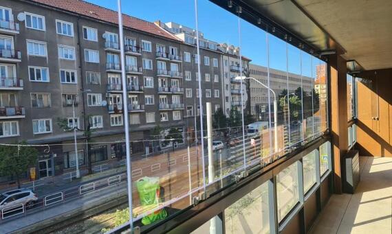 Zasklenie balkóna: ako premeniť vonkajší priestor na celoročný komfort