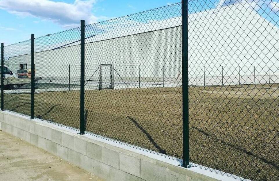 Ako zvoliť bezpečné a funkčné oplotenie pozemku