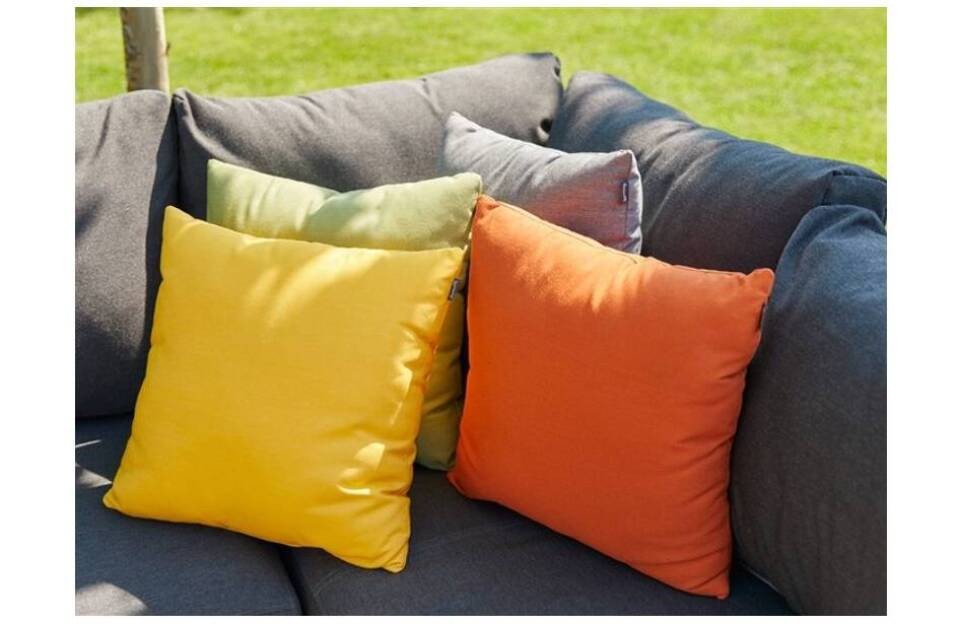 Vankúše na záhradný nábytok – spojenie pohodlia a štýlu pre váš exteriér