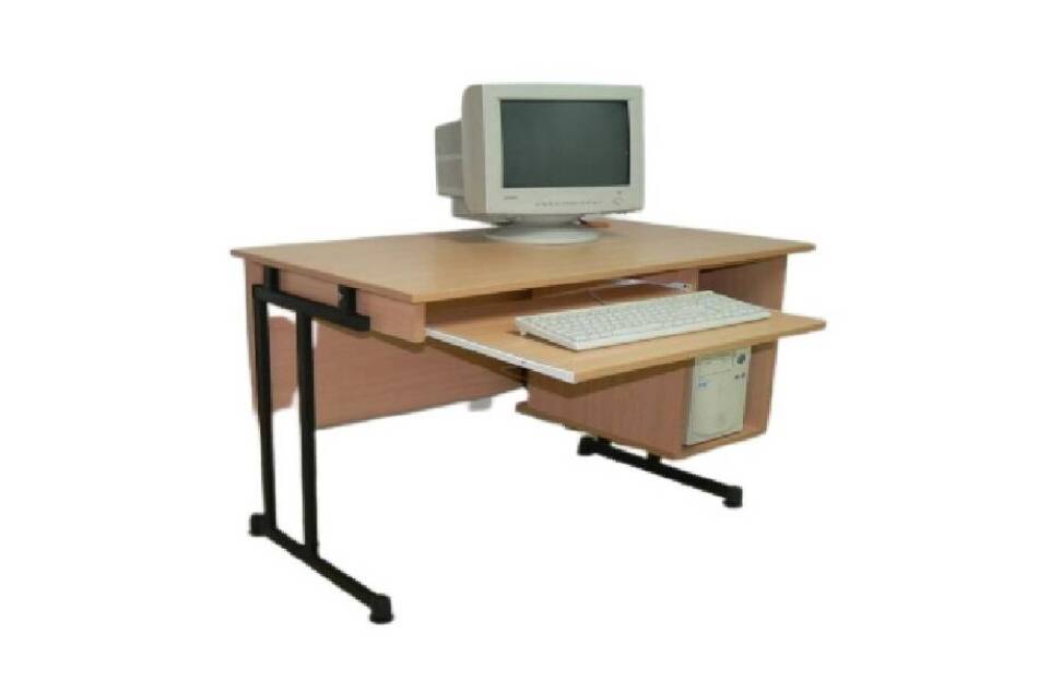 Rohové PC stoly ako priestorovo úsporné a funkčné riešenie pre domácu kanceláriu