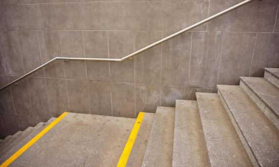 Dlažba na schody ako funkčný aj dizajnový prvok