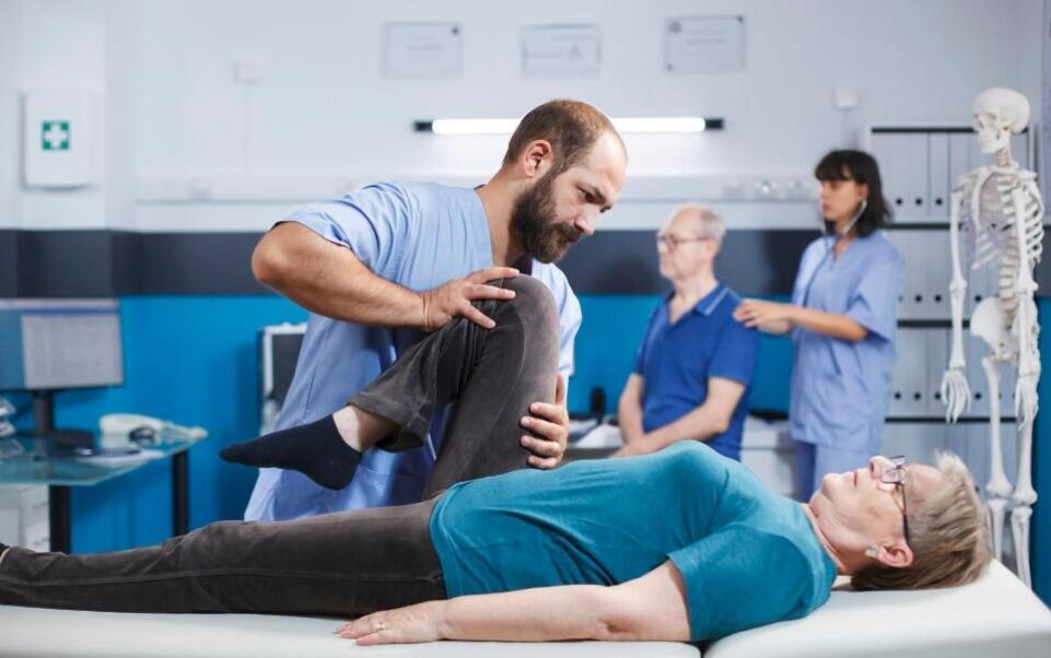 Ortopedická ambulancia ako súčasť odbornej starostlivosti v Spineo Clinic